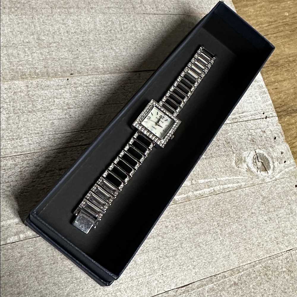 *Brand new battery* Elgin II great shape black square face silver crystal watch